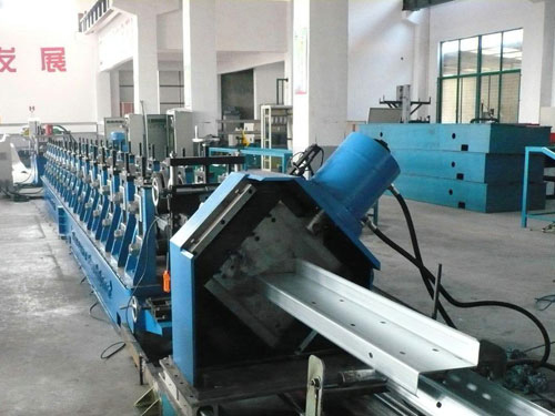 全自動Z型鋼機