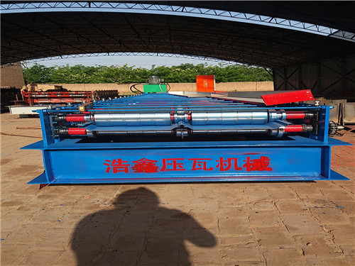 浩鑫壓瓦機(jī)專業(yè)供應(yīng)前剪省料820角馳壓瓦機(jī)